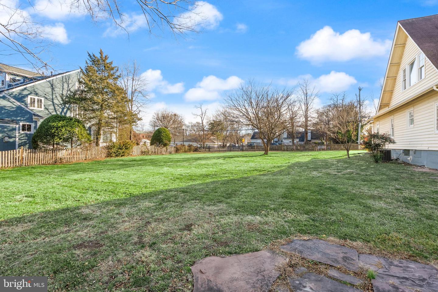 820 LOCUST ST, HERNDON, Virginia 20170, 3 Bedrooms Bedrooms, ,2 BathroomsBathrooms,Residential,For sale,820 LOCUST ST,VAFX2282730 MLS # VAFX2282730