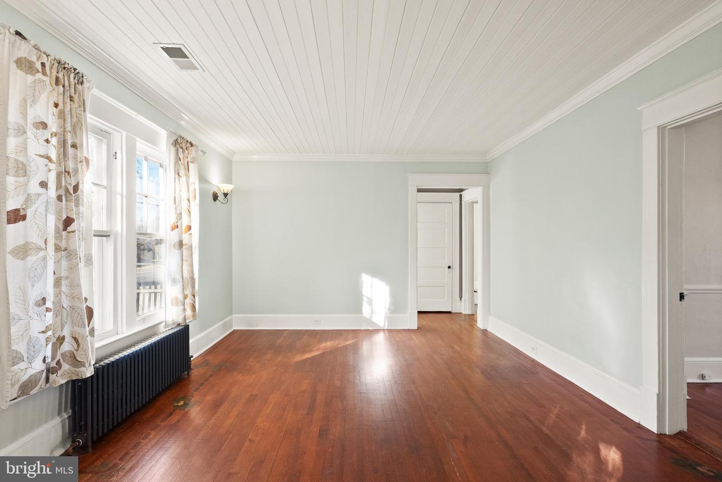 820 LOCUST ST, HERNDON, Virginia 20170, 3 Bedrooms Bedrooms, ,2 BathroomsBathrooms,Residential,For sale,820 LOCUST ST,VAFX2282730 MLS # VAFX2282730