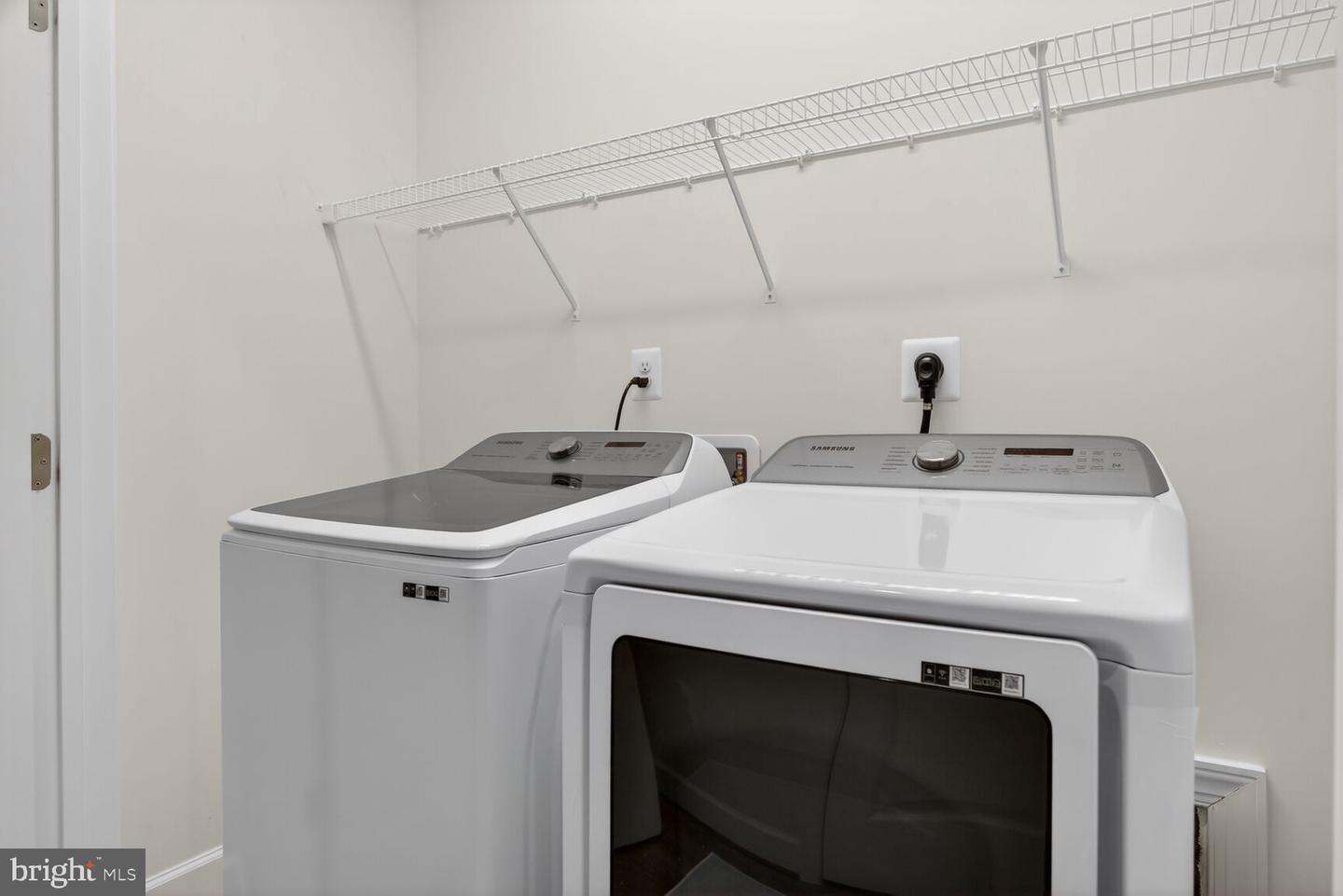 5241 RIDGEVIEW RETREAT DR, CHANTILLY, Virginia 20151, 4 Bedrooms Bedrooms, ,3 BathroomsBathrooms,Residential,For sale,5241 RIDGEVIEW RETREAT DR,VAFX2283110 MLS # VAFX2283110