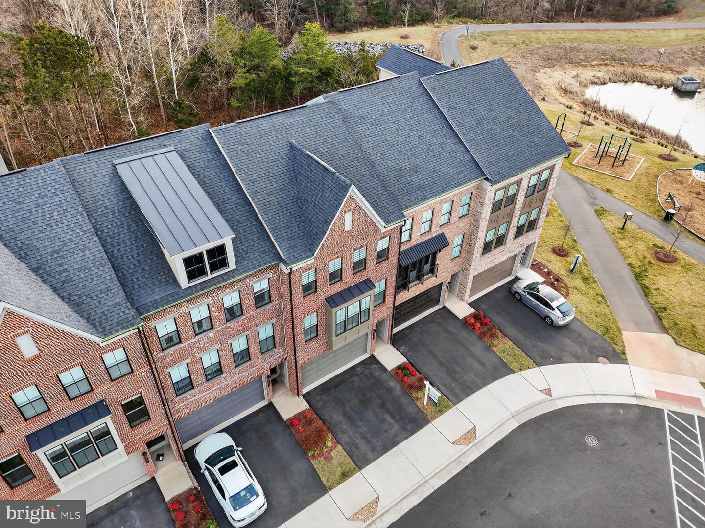 5241 RIDGEVIEW RETREAT DR, CHANTILLY, Virginia 20151, 4 Bedrooms Bedrooms, ,3 BathroomsBathrooms,Residential,For sale,5241 RIDGEVIEW RETREAT DR,VAFX2283110 MLS # VAFX2283110