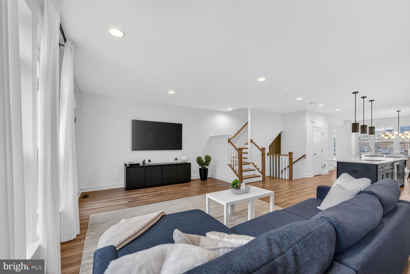 5241 RIDGEVIEW RETREAT DR, CHANTILLY, Virginia 20151, 4 Bedrooms Bedrooms, ,3 BathroomsBathrooms,Residential,For sale,5241 RIDGEVIEW RETREAT DR,VAFX2283110 MLS # VAFX2283110