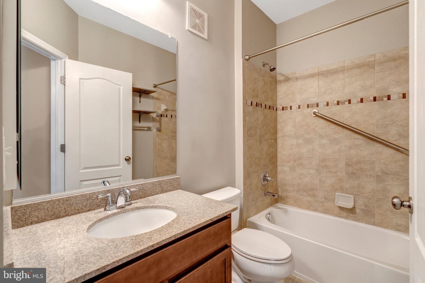 42206 WATER IRIS TER #200, ALDIE, Virginia 20105, 3 Bedrooms Bedrooms, ,2 BathroomsBathrooms,Residential,For sale,42206 WATER IRIS TER #200,VALO2112642 MLS # VALO2112642