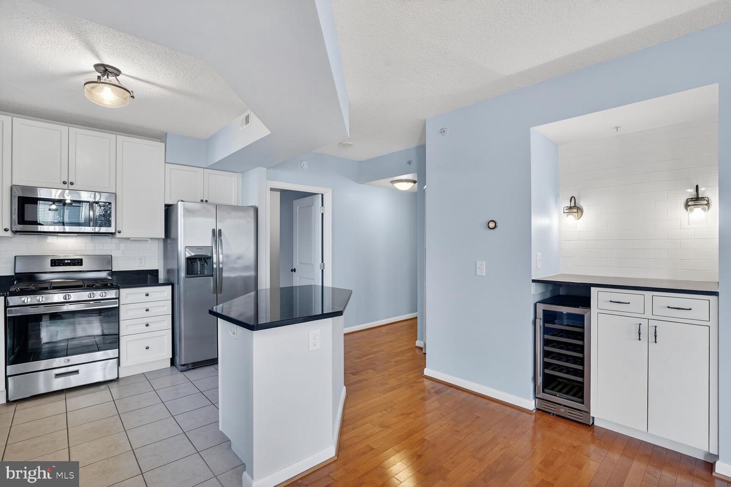 851 N GLEBE RD N #417, ARLINGTON, Virginia 22203, 2 Bedrooms Bedrooms, ,2 BathroomsBathrooms,Residential,For sale,851 N GLEBE RD N #417,VAAR2067146 MLS # VAAR2067146