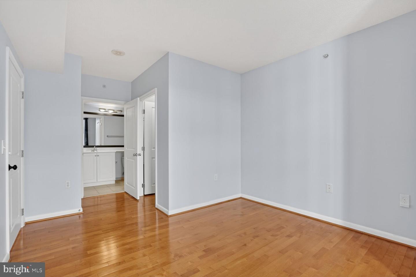 851 N GLEBE RD N #417, ARLINGTON, Virginia 22203, 2 Bedrooms Bedrooms, ,2 BathroomsBathrooms,Residential,For sale,851 N GLEBE RD N #417,VAAR2067146 MLS # VAAR2067146