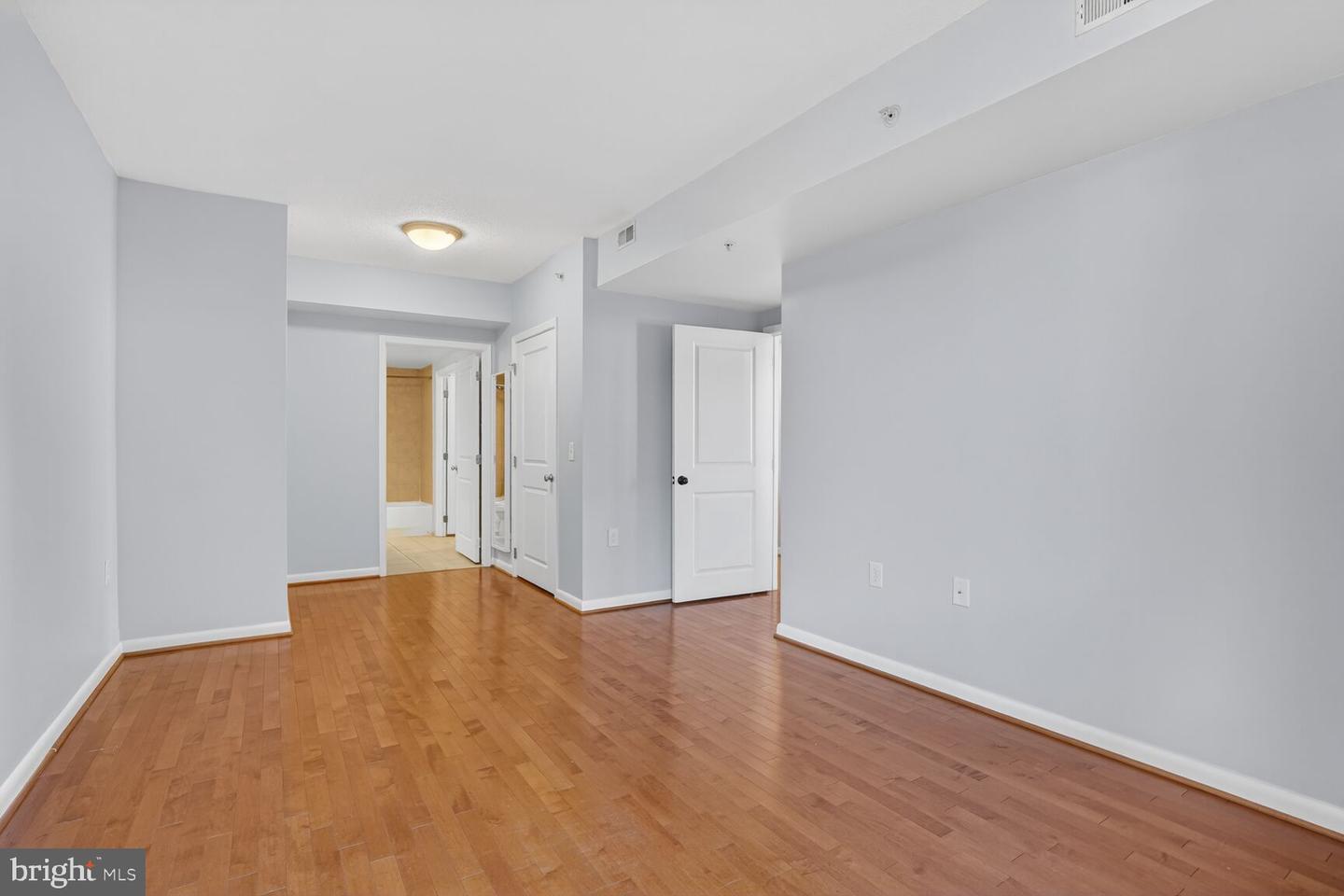 851 N GLEBE RD N #417, ARLINGTON, Virginia 22203, 2 Bedrooms Bedrooms, ,2 BathroomsBathrooms,Residential,For sale,851 N GLEBE RD N #417,VAAR2067146 MLS # VAAR2067146