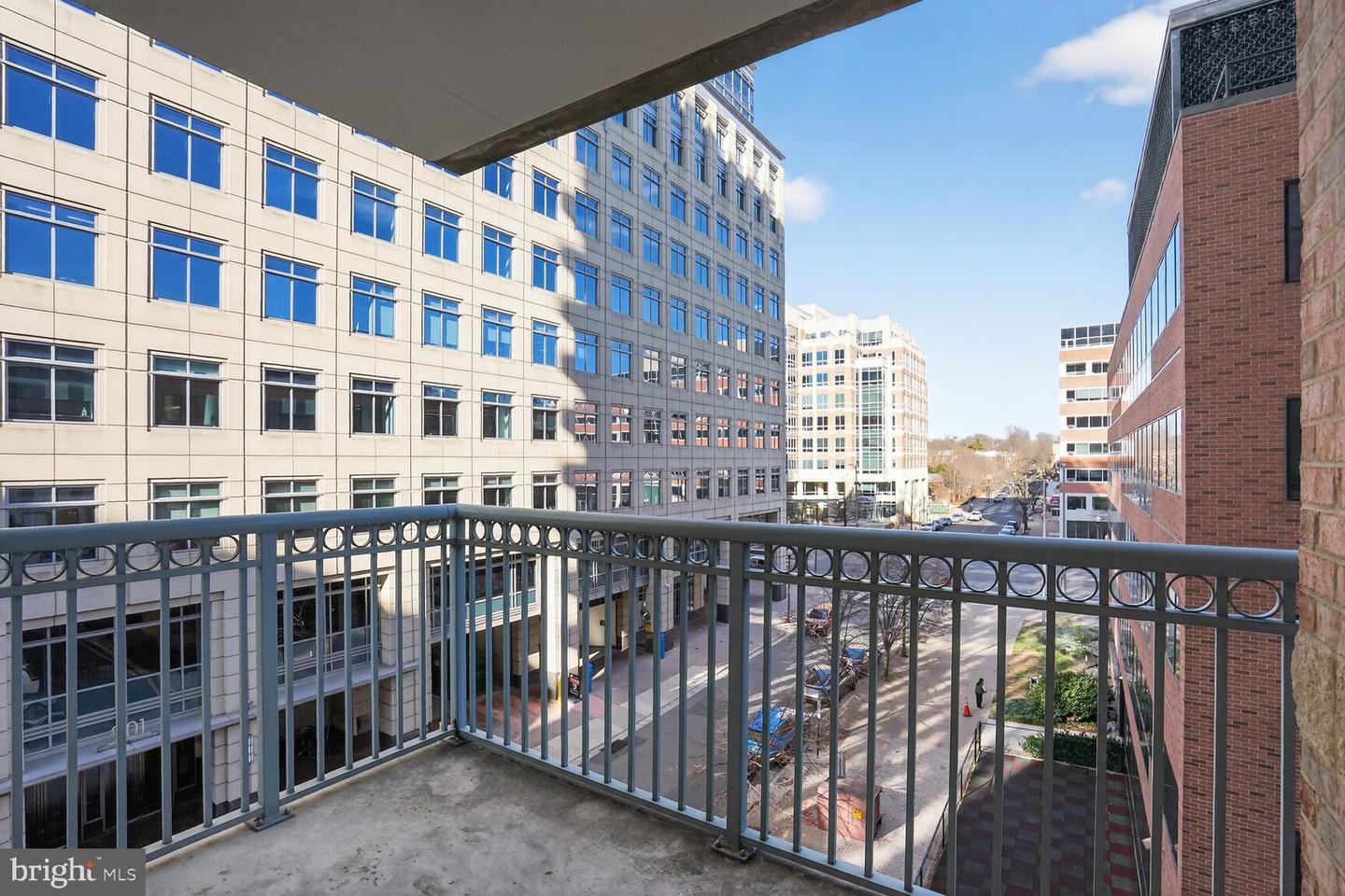 851 N GLEBE RD N #417, ARLINGTON, Virginia 22203, 2 Bedrooms Bedrooms, ,2 BathroomsBathrooms,Residential,For sale,851 N GLEBE RD N #417,VAAR2067146 MLS # VAAR2067146