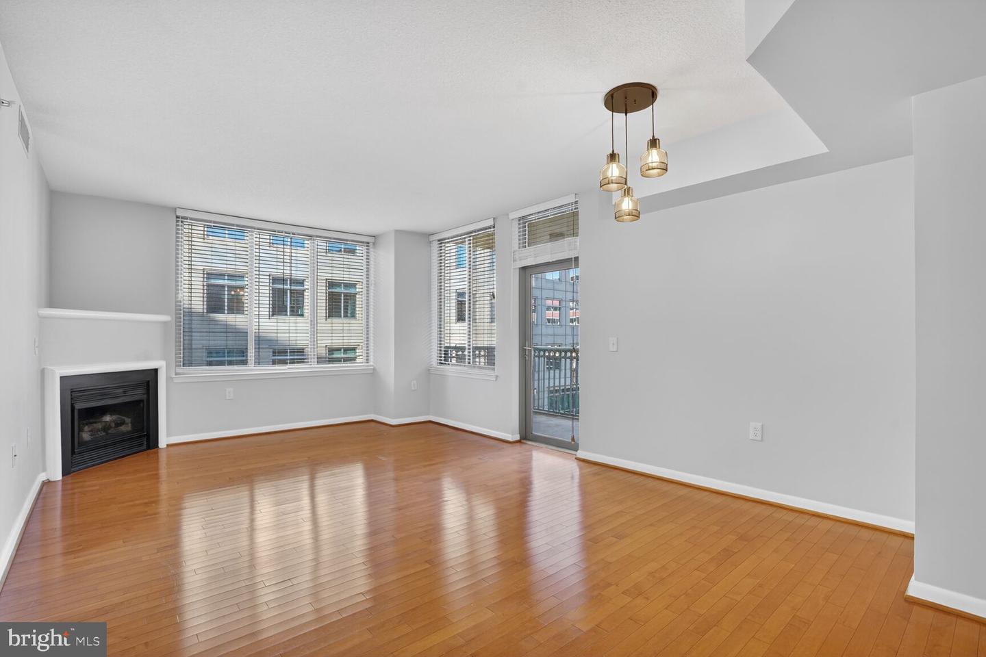 851 N GLEBE RD N #417, ARLINGTON, Virginia 22203, 2 Bedrooms Bedrooms, ,2 BathroomsBathrooms,Residential,For sale,851 N GLEBE RD N #417,VAAR2067146 MLS # VAAR2067146