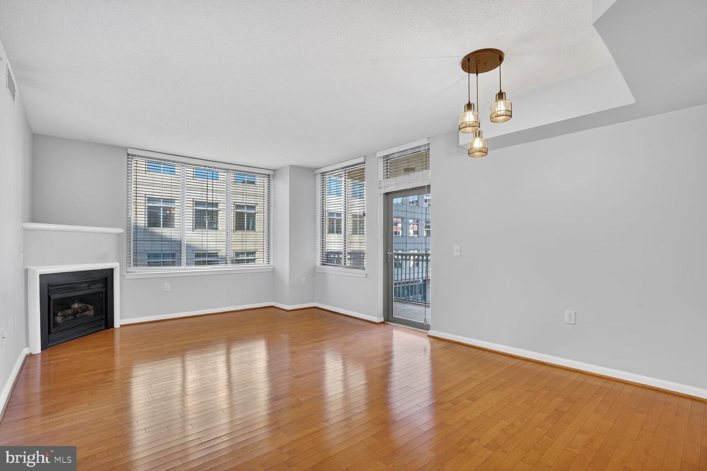 851 N GLEBE RD N #417, ARLINGTON, Virginia 22203, 2 Bedrooms Bedrooms, ,2 BathroomsBathrooms,Residential,For sale,851 N GLEBE RD N #417,VAAR2067146 MLS # VAAR2067146