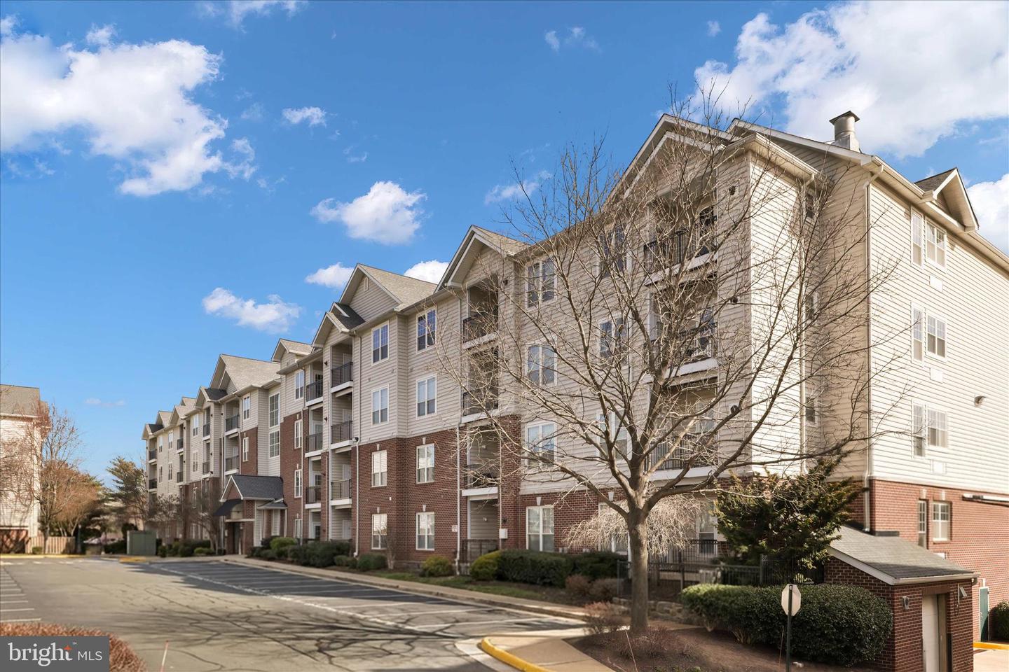 1600 SPRING GATE DR #2204, MCLEAN, Virginia 22102, 3 Bedrooms Bedrooms, ,2 BathroomsBathrooms,Residential,For sale,1600 SPRING GATE DR #2204,VAFX2283642 MLS # VAFX2283642 1600 SPRING GATE DR #2204, MCLEAN, Virginia 22102, 3 Bedrooms Bedrooms, ,2 BathroomsBathrooms,Residential,For sale,1600 SPRING GATE DR #2204,VAFX2283642 MLS # VAFX2283642