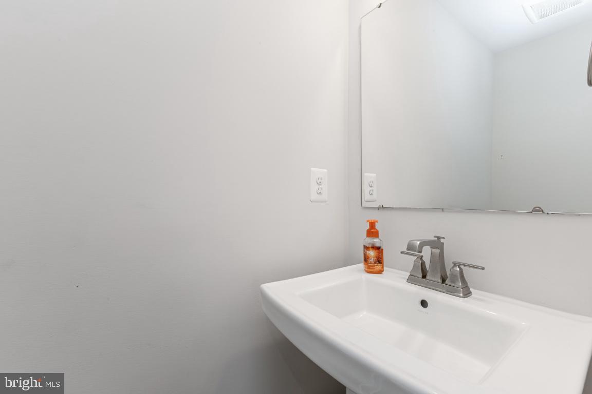 14093 SUNRISE VALLEY DR, HERNDON, Virginia 20171, 3 Bedrooms Bedrooms, ,2 BathroomsBathrooms,Residential,For sale,14093 SUNRISE VALLEY DR,VAFX2283762 MLS # VAFX2283762 14093 SUNRISE VALLEY DR, HERNDON, Virginia 20171, 3 Bedrooms Bedrooms, ,2 BathroomsBathrooms,Residential,For sale,14093 SUNRISE VALLEY DR,VAFX2283762 MLS # VAFX2283762