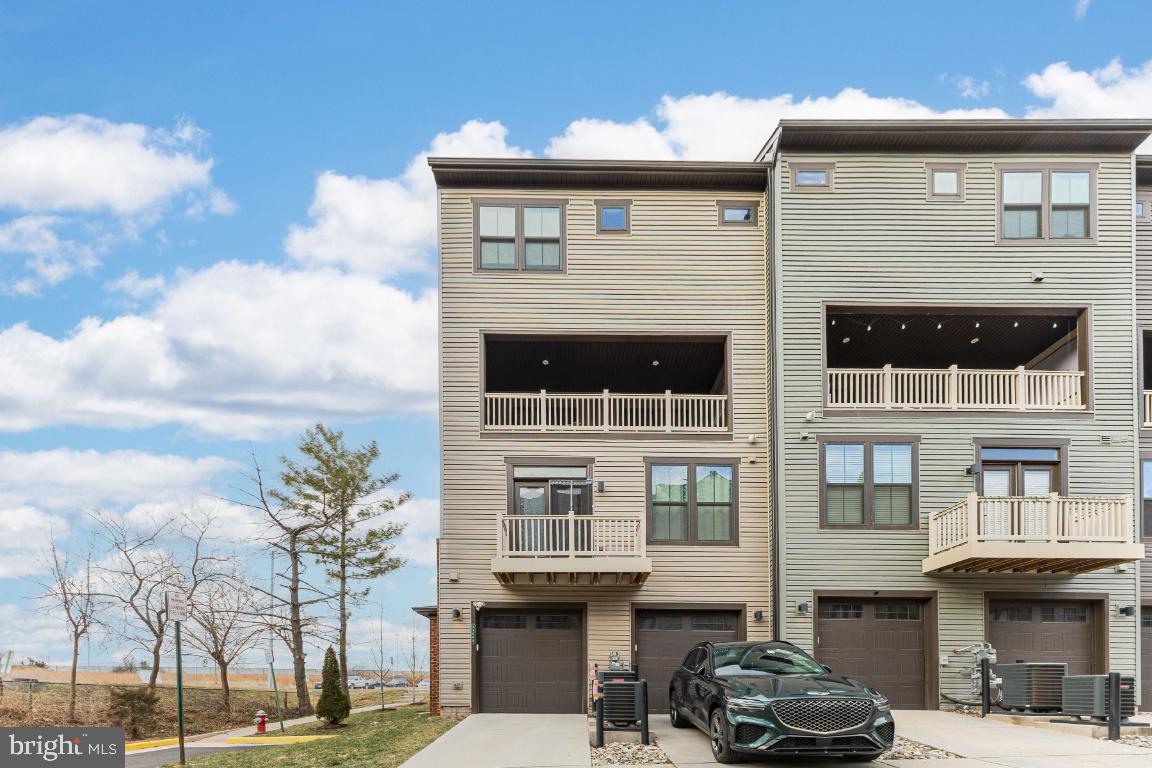 14093 SUNRISE VALLEY DR, HERNDON, Virginia 20171, 3 Bedrooms Bedrooms, ,2 BathroomsBathrooms,Residential,For sale,14093 SUNRISE VALLEY DR,VAFX2283762 MLS # VAFX2283762 14093 SUNRISE VALLEY DR, HERNDON, Virginia 20171, 3 Bedrooms Bedrooms, ,2 BathroomsBathrooms,Residential,For sale,14093 SUNRISE VALLEY DR,VAFX2283762 MLS # VAFX2283762