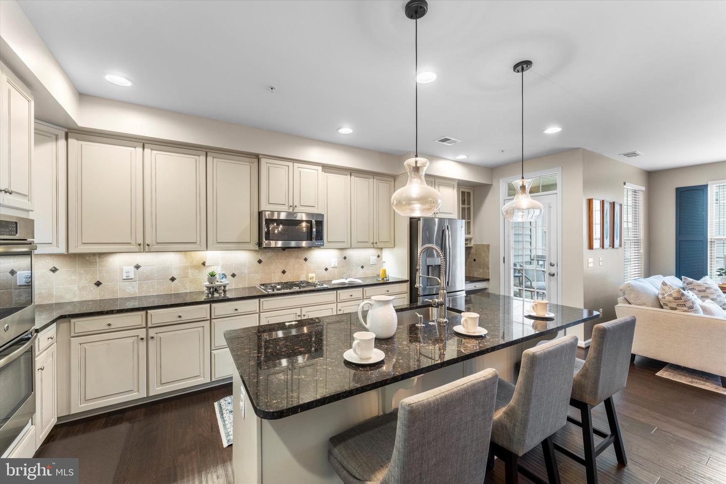 7861 CULLODEN CREST LANE, GAINESVILLE, Virginia 20155, 3 Bedrooms Bedrooms, ,2 BathroomsBathrooms,Residential,For sale,7861 CULLODEN CREST LANE,VAPW2109828 MLS # VAPW2109828