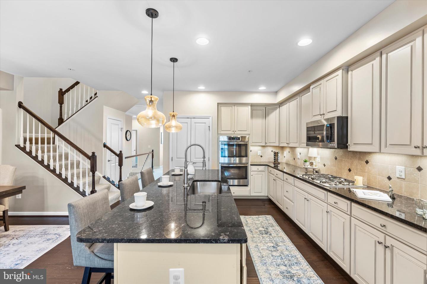 7861 CULLODEN CREST LANE, GAINESVILLE, Virginia 20155, 3 Bedrooms Bedrooms, ,2 BathroomsBathrooms,Residential,For sale,7861 CULLODEN CREST LANE,VAPW2109828 MLS # VAPW2109828