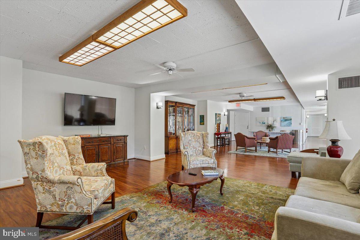 1300 ARMY NAVY DR #106, ARLINGTON, Virginia 22202, 1 Bedroom Bedrooms, ,1 BathroomBathrooms,Residential,For sale,1300 ARMY NAVY DR #106,VAAR2067294 MLS # VAAR2067294 1300 ARMY NAVY DR #106, ARLINGTON, Virginia 22202, 1 Bedroom Bedrooms, ,1 BathroomBathrooms,Residential,For sale,1300 ARMY NAVY DR #106,VAAR2067294 MLS # VAAR2067294