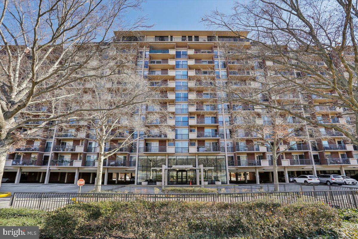 1300 ARMY NAVY DR #106, ARLINGTON, Virginia 22202, 1 Bedroom Bedrooms, ,1 BathroomBathrooms,Residential,For sale,1300 ARMY NAVY DR #106,VAAR2067294 MLS # VAAR2067294 1300 ARMY NAVY DR #106, ARLINGTON, Virginia 22202, 1 Bedroom Bedrooms, ,1 BathroomBathrooms,Residential,For sale,1300 ARMY NAVY DR #106,VAAR2067294 MLS # VAAR2067294
