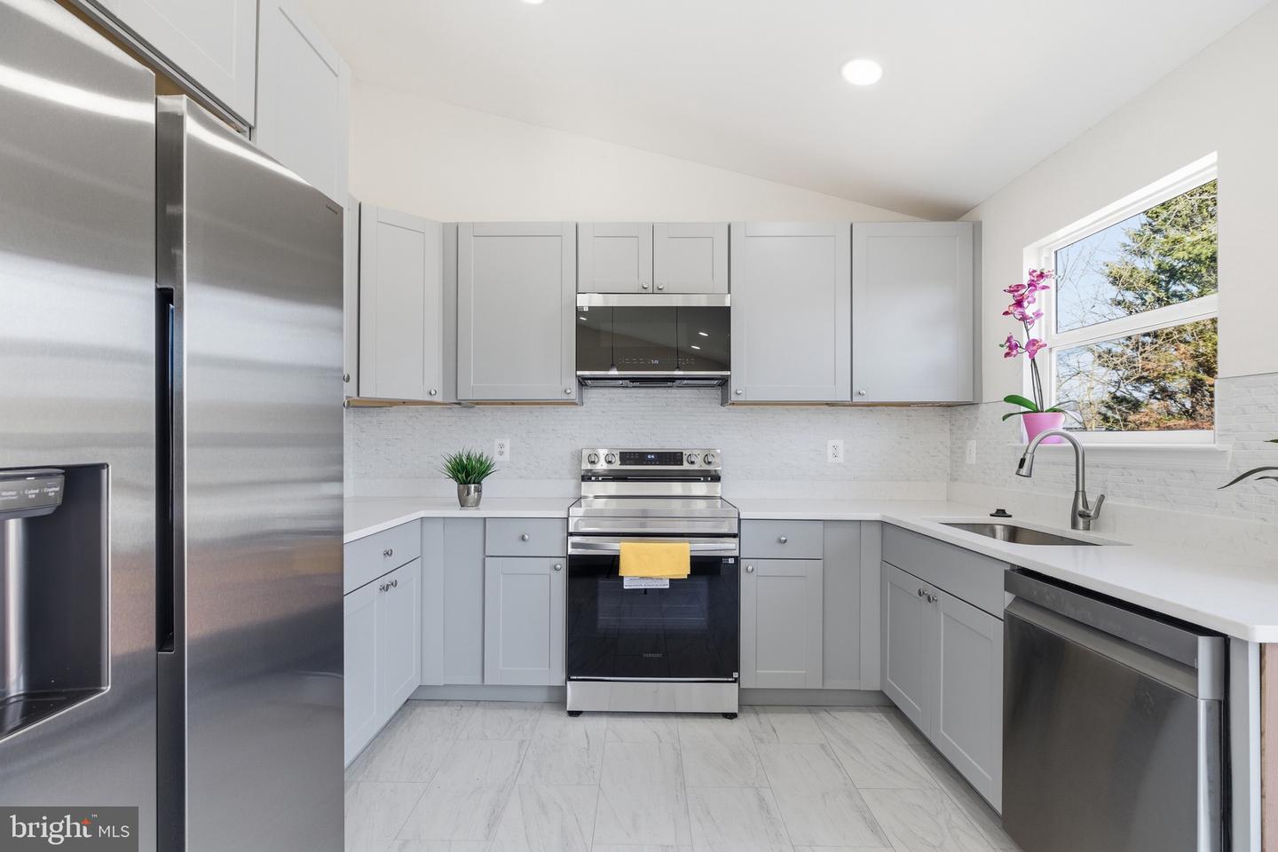 10395 JANJA CT, MANASSAS, Virginia 20110, 4 Bedrooms Bedrooms, ,3 BathroomsBathrooms,Residential,For sale,10395 JANJA CT,VAMN2009884 MLS # VAMN2009884