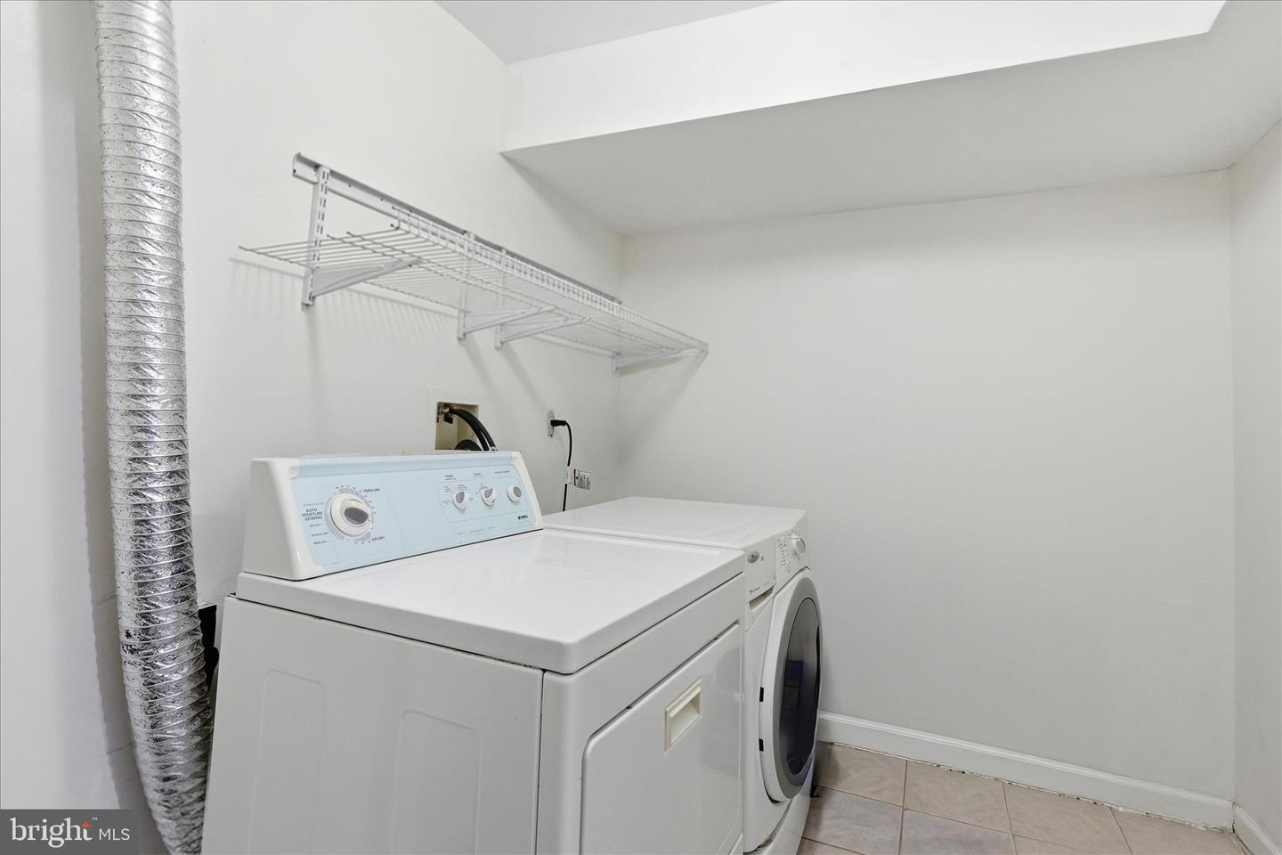 7967 WILLIAM AUGUSTUS CT, LORTON, Virginia 22079, 5 Bedrooms Bedrooms, ,3 BathroomsBathrooms,Residential,For sale,7967 WILLIAM AUGUSTUS CT,VAFX2284178 MLS # VAFX2284178