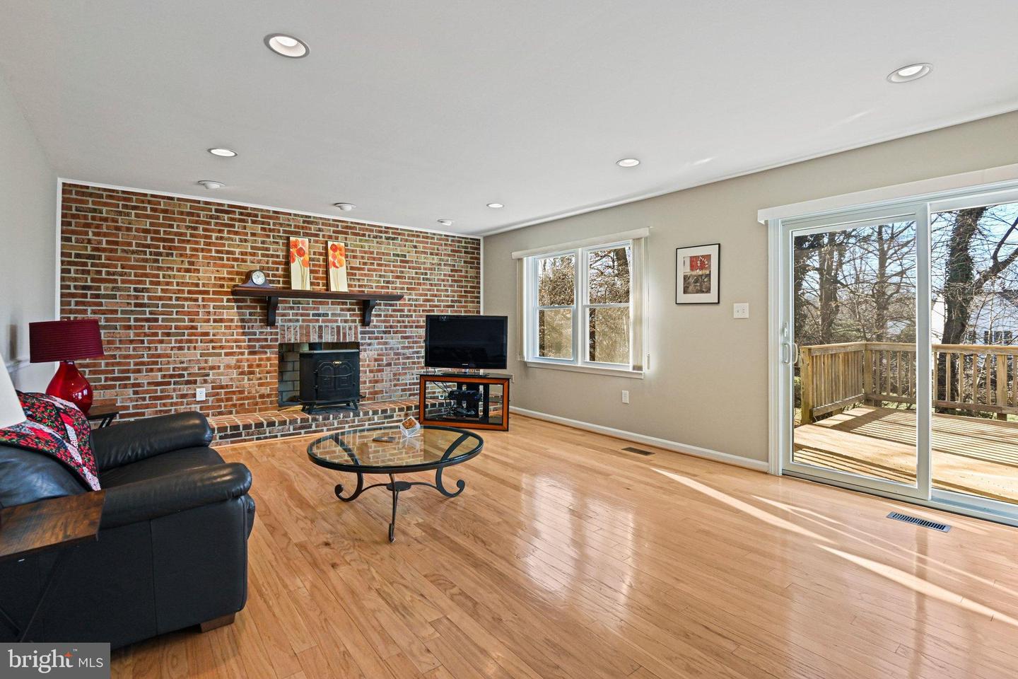 2707 GLENCROFT RD, VIENNA, Virginia 22181, 4 Bedrooms Bedrooms, 17 Rooms Rooms,3 BathroomsBathrooms,Residential,For sale,2707 GLENCROFT RD,VAFX2284180 MLS # VAFX2284180 2707 GLENCROFT RD, VIENNA, Virginia 22181, 4 Bedrooms Bedrooms, 17 Rooms Rooms,3 BathroomsBathrooms,Residential,For sale,2707 GLENCROFT RD,VAFX2284180 MLS # VAFX2284180