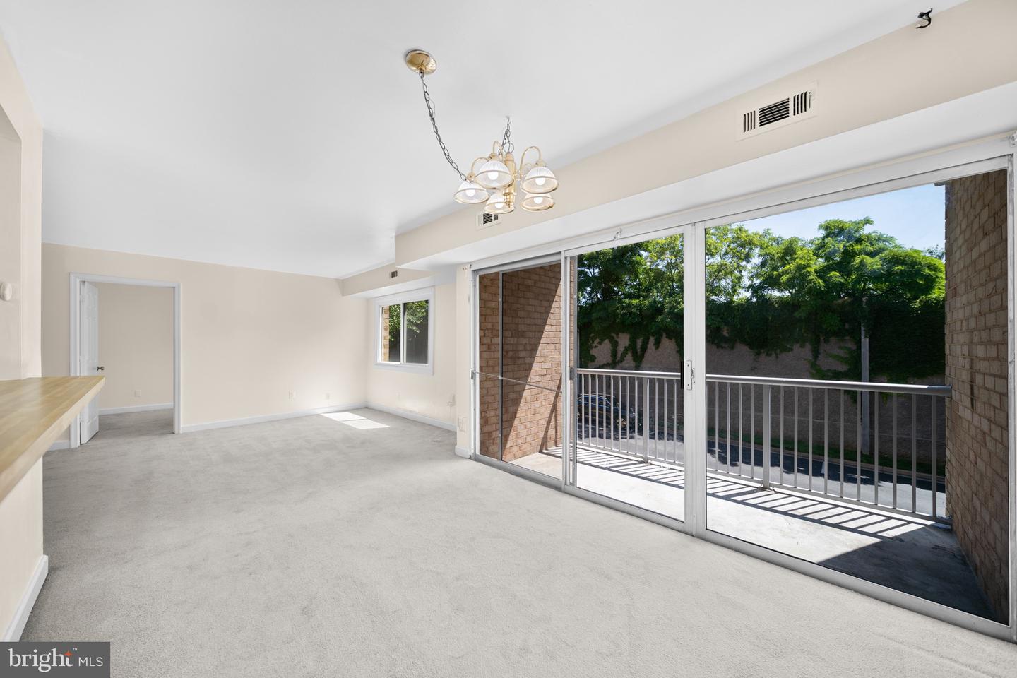 8002 CHANUTE PL #8, FALLS CHURCH, Virginia 22042, 3 Bedrooms Bedrooms, ,1 BathroomBathrooms,Residential,For sale,8002 CHANUTE PL #8,VAFX2284344 MLS # VAFX2284344