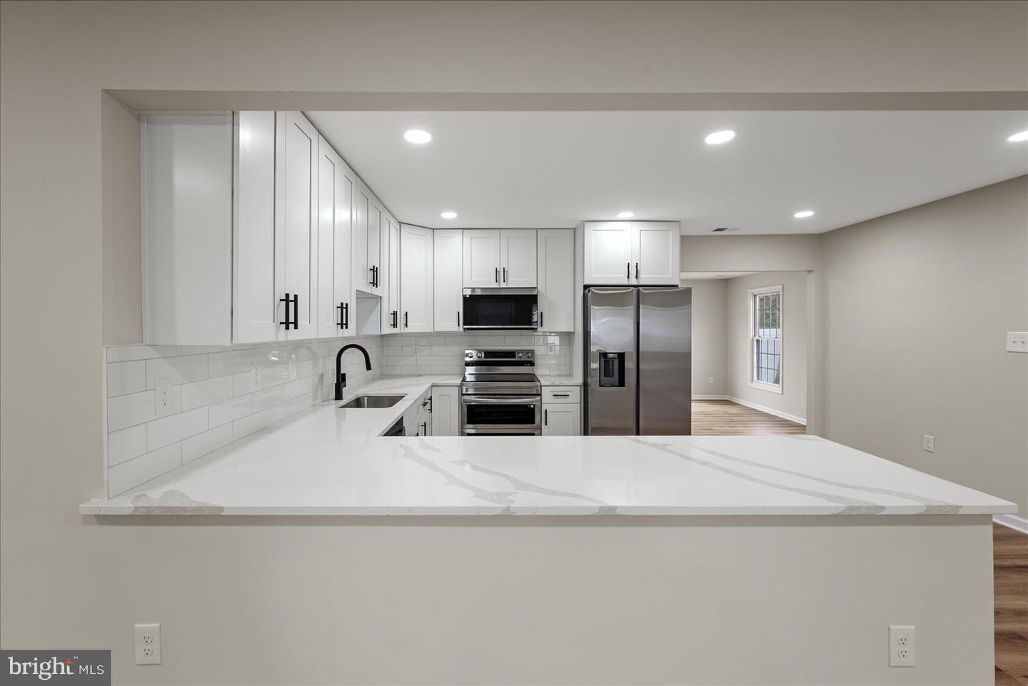 7931 RUSSELL RD, ALEXANDRIA, Virginia 22309, 3 Bedrooms Bedrooms, ,2 BathroomsBathrooms,Residential,For sale,7931 RUSSELL RD,VAFX2284380 MLS # VAFX2284380