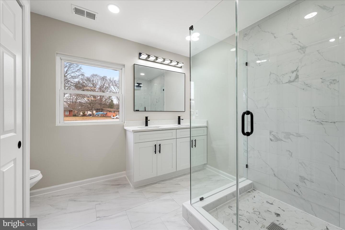 7931 RUSSELL RD, ALEXANDRIA, Virginia 22309, 3 Bedrooms Bedrooms, ,2 BathroomsBathrooms,Residential,For sale,7931 RUSSELL RD,VAFX2284380 MLS # VAFX2284380