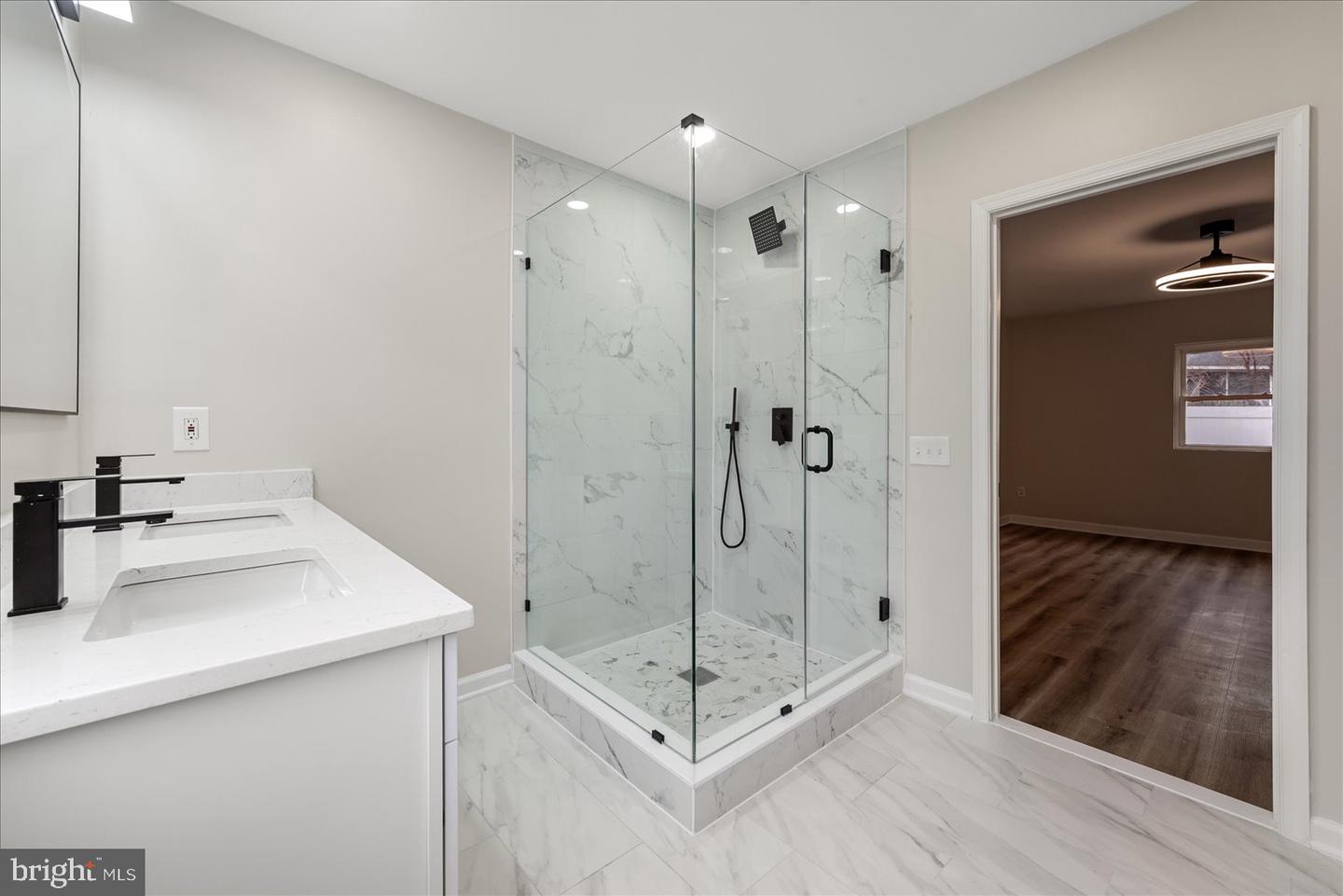 7931 RUSSELL RD, ALEXANDRIA, Virginia 22309, 3 Bedrooms Bedrooms, ,2 BathroomsBathrooms,Residential,For sale,7931 RUSSELL RD,VAFX2284380 MLS # VAFX2284380