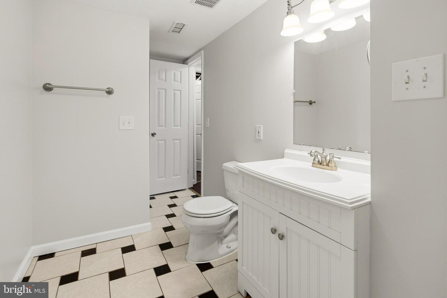 7231 TYLER AVE, FALLS CHURCH, Virginia 22042, 4 Bedrooms Bedrooms, ,3 BathroomsBathrooms,Residential,For sale,7231 TYLER AVE,VAFX2284502 MLS # VAFX2284502 7231 TYLER AVE, FALLS CHURCH, Virginia 22042, 4 Bedrooms Bedrooms, ,3 BathroomsBathrooms,Residential,For sale,7231 TYLER AVE,VAFX2284502 MLS # VAFX2284502