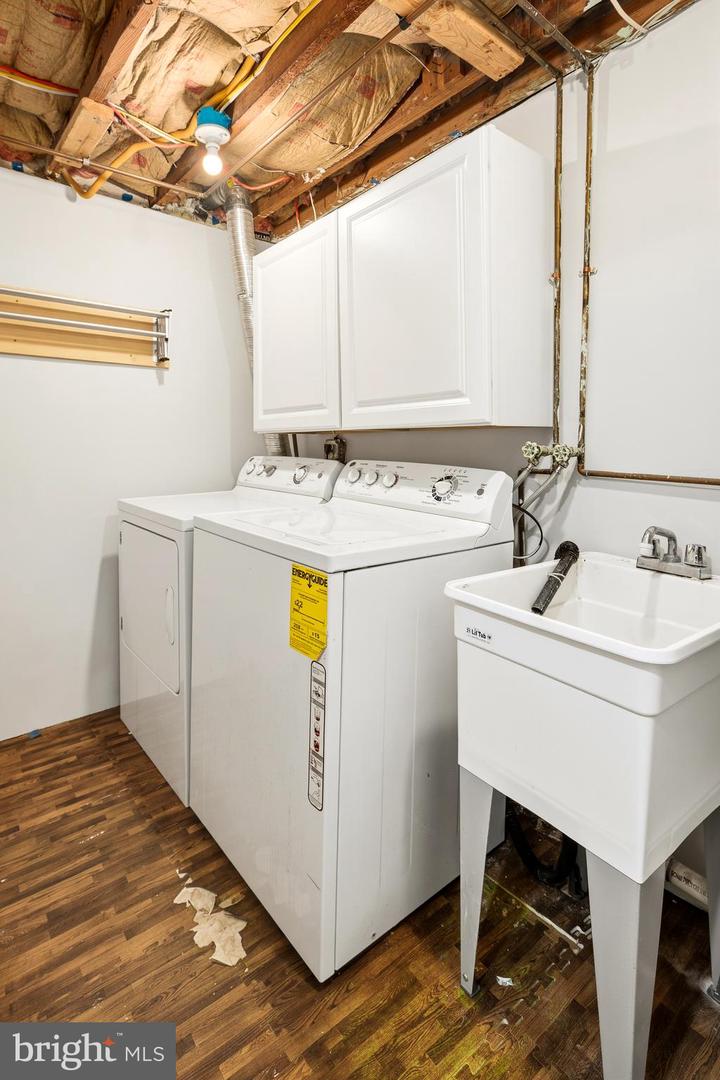 7231 TYLER AVE, FALLS CHURCH, Virginia 22042, 4 Bedrooms Bedrooms, ,3 BathroomsBathrooms,Residential,For sale,7231 TYLER AVE,VAFX2284502 MLS # VAFX2284502 7231 TYLER AVE, FALLS CHURCH, Virginia 22042, 4 Bedrooms Bedrooms, ,3 BathroomsBathrooms,Residential,For sale,7231 TYLER AVE,VAFX2284502 MLS # VAFX2284502