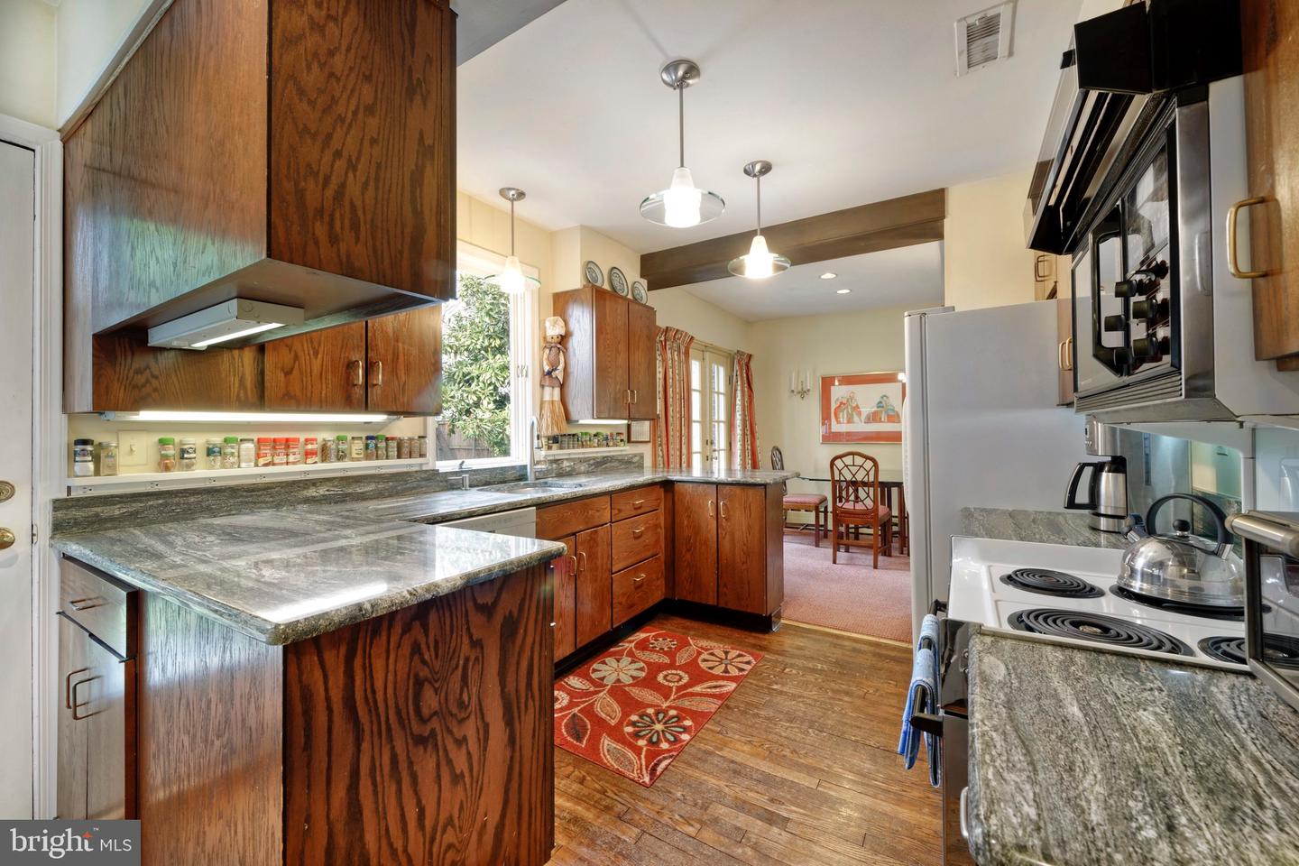 6122 WOODMONT RD, ALEXANDRIA, Virginia 22307, 3 Bedrooms Bedrooms, ,2 BathroomsBathrooms,Residential,For sale,6122 WOODMONT RD,VAFX2284654 MLS # VAFX2284654 6122 WOODMONT RD, ALEXANDRIA, Virginia 22307, 3 Bedrooms Bedrooms, ,2 BathroomsBathrooms,Residential,For sale,6122 WOODMONT RD,VAFX2284654 MLS # VAFX2284654