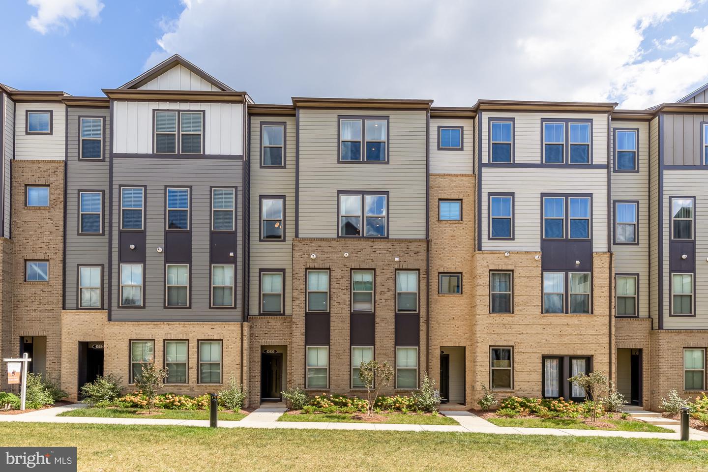 45950 RAVEN TER, STERLING, Virginia 20165, 3 Bedrooms Bedrooms, ,2 BathroomsBathrooms,Residential,For sale,45950 RAVEN TER,VALO2113594 MLS # VALO2113594