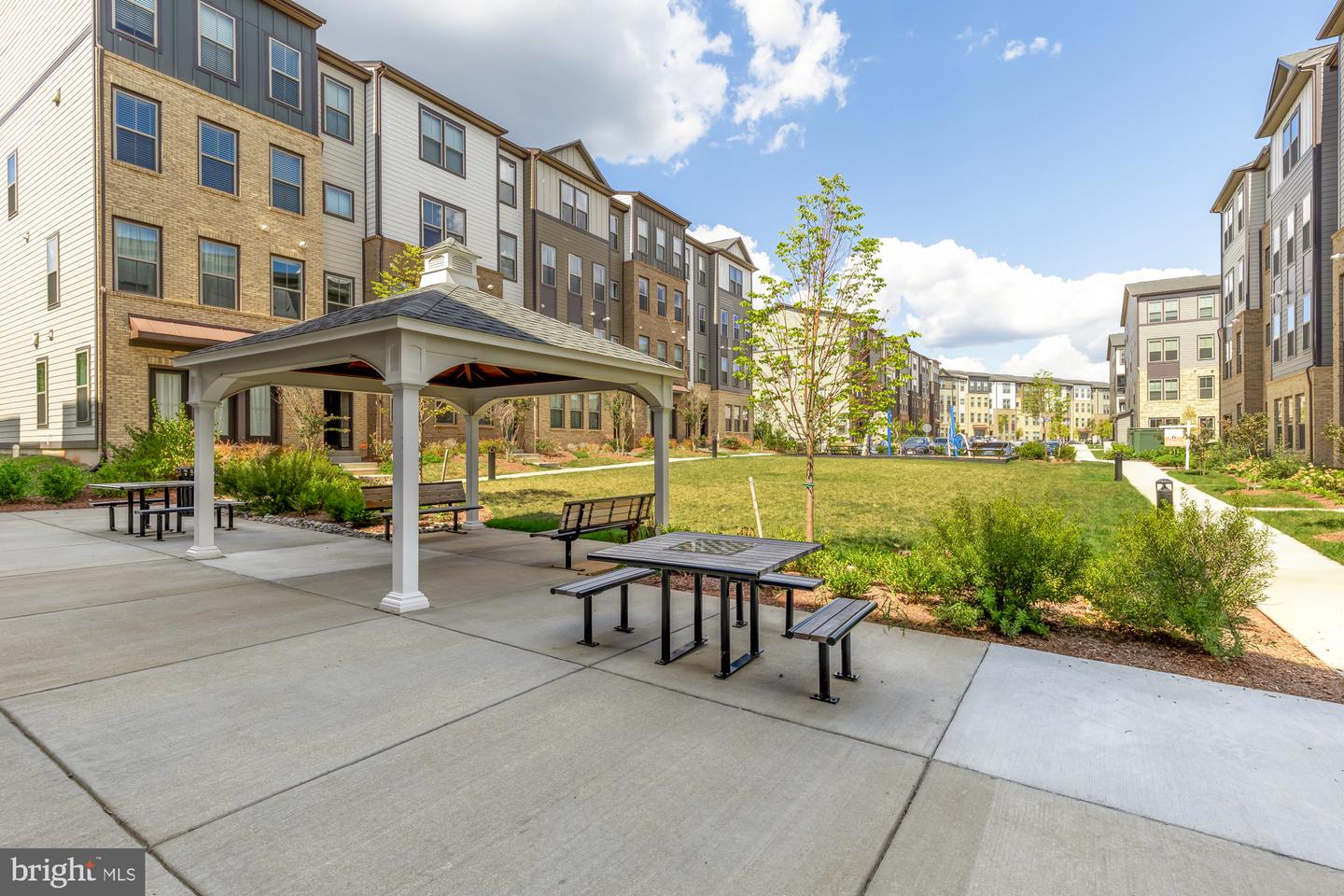 45950 RAVEN TER, STERLING, Virginia 20165, 3 Bedrooms Bedrooms, ,2 BathroomsBathrooms,Residential,For sale,45950 RAVEN TER,VALO2113594 MLS # VALO2113594