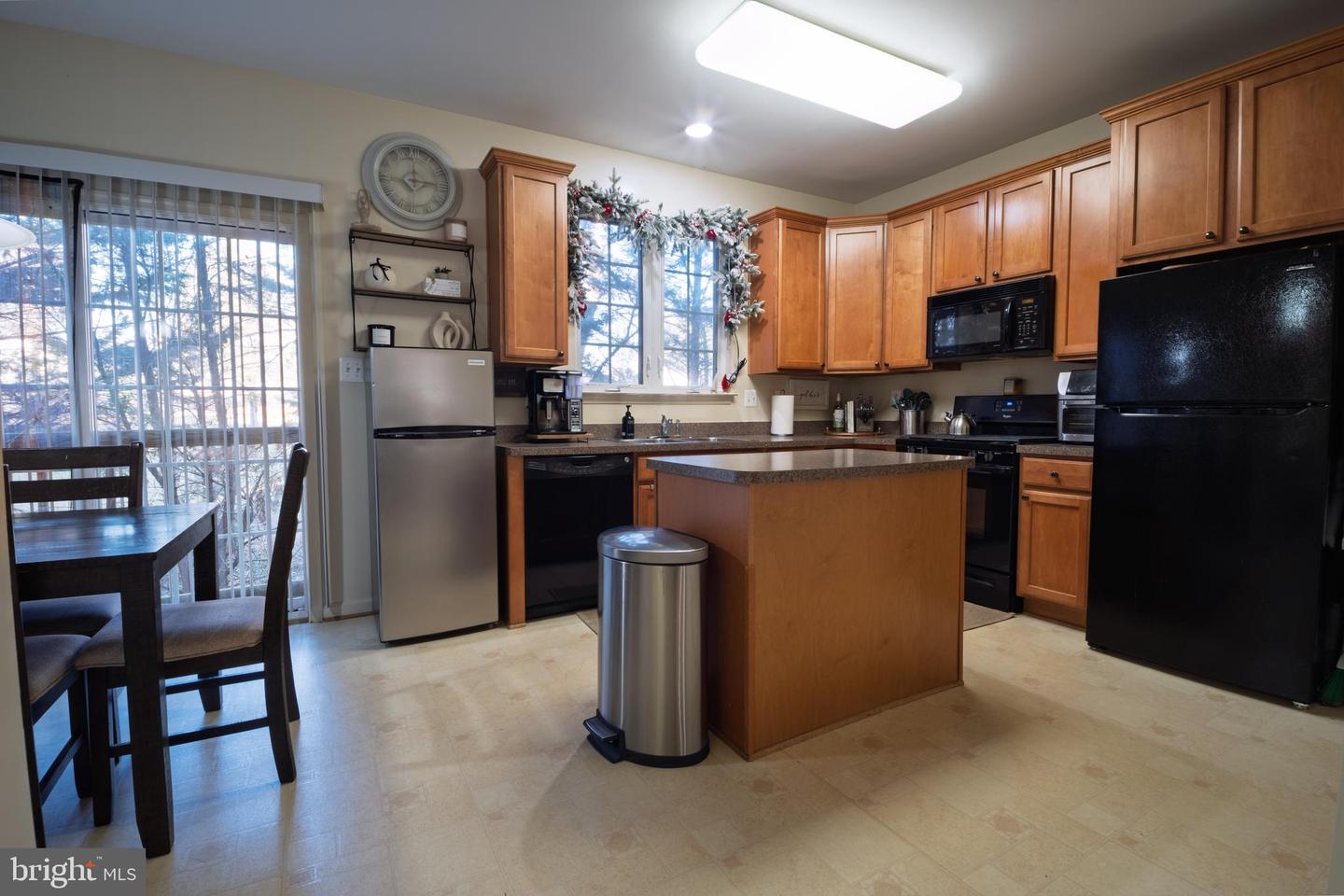 816 FAIRVIEW VILLAGE CT, CULPEPER, Virginia 22701, 3 Bedrooms Bedrooms, 12 Rooms Rooms,3 BathroomsBathrooms,Residential,For sale,816 FAIRVIEW VILLAGE CT,VACU2012358 MLS # VACU2012358