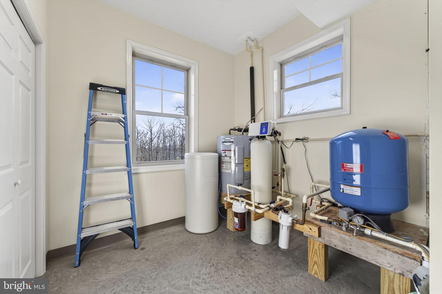 317 CROW DR, WINCHESTER, Virginia 22602, 2 Bedrooms Bedrooms, ,1 BathroomBathrooms,Residential,For sale,317 CROW DR,VAFV2038810 MLS # VAFV2038810