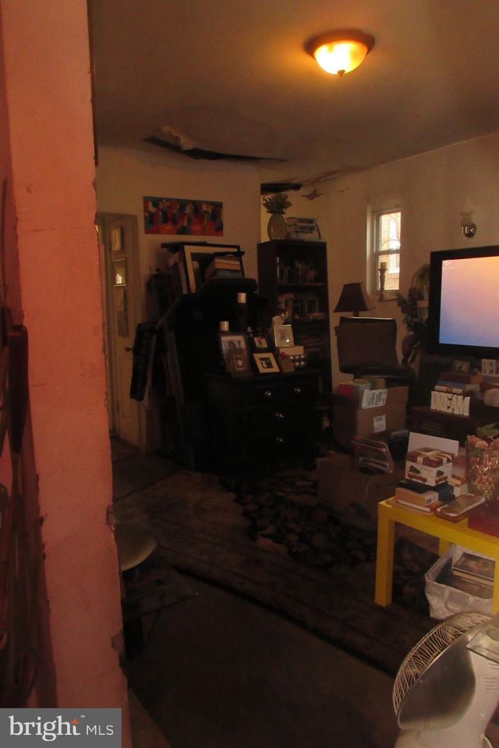 507 OAKWOOD ST SE, WASHINGTON, District Of Columbia 20032, 3 Bedrooms Bedrooms, ,2 BathroomsBathrooms,Residential,For sale,507 OAKWOOD ST SE,DCDC2240840 MLS # DCDC2240840