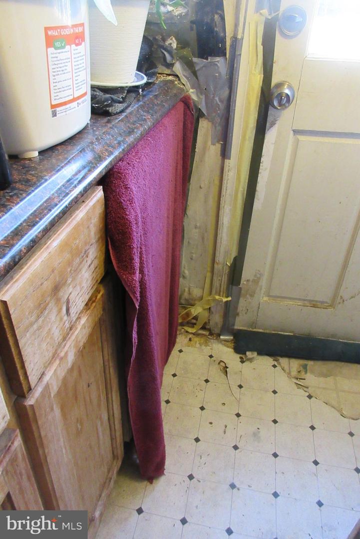 507 OAKWOOD ST SE, WASHINGTON, District Of Columbia 20032, 3 Bedrooms Bedrooms, ,2 BathroomsBathrooms,Residential,For sale,507 OAKWOOD ST SE,DCDC2240840 MLS # DCDC2240840