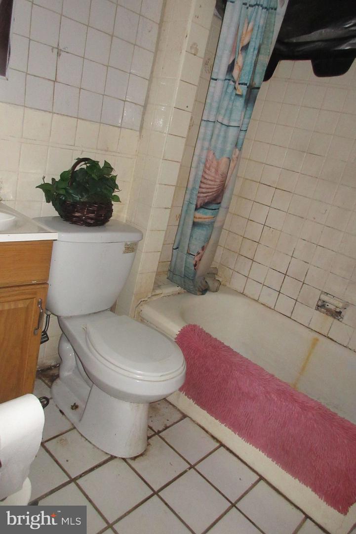 507 OAKWOOD ST SE, WASHINGTON, District Of Columbia 20032, 3 Bedrooms Bedrooms, ,2 BathroomsBathrooms,Residential,For sale,507 OAKWOOD ST SE,DCDC2240840 MLS # DCDC2240840