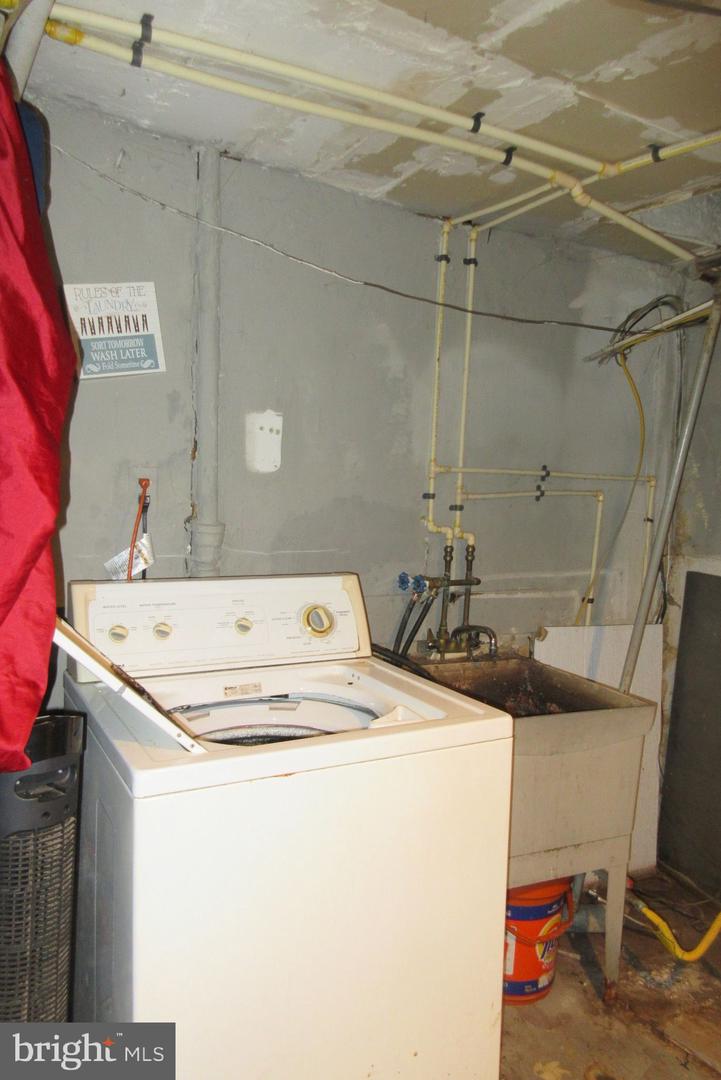 507 OAKWOOD ST SE, WASHINGTON, District Of Columbia 20032, 3 Bedrooms Bedrooms, ,2 BathroomsBathrooms,Residential,For sale,507 OAKWOOD ST SE,DCDC2240840 MLS # DCDC2240840