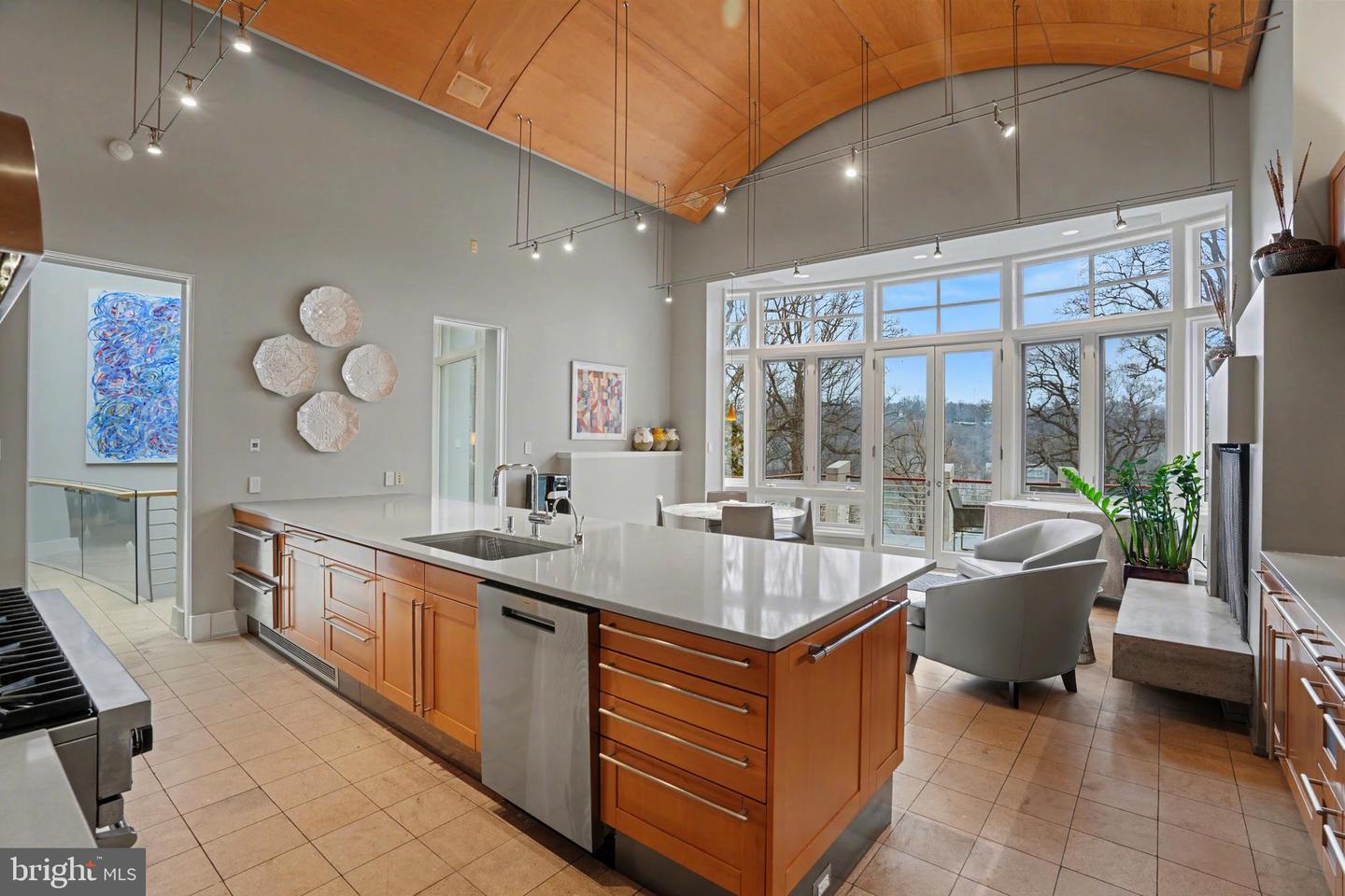 1100 CREST LANE, MCLEAN, Virginia 22101, 8 Bedrooms Bedrooms, ,7 BathroomsBathrooms,Residential,For sale,1100 CREST LANE,VAFX2285202 MLS # VAFX2285202