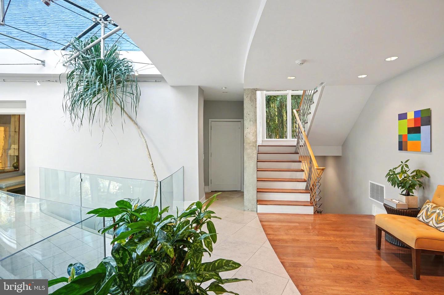 1100 CREST LANE, MCLEAN, Virginia 22101, 8 Bedrooms Bedrooms, ,7 BathroomsBathrooms,Residential,For sale,1100 CREST LANE,VAFX2285202 MLS # VAFX2285202