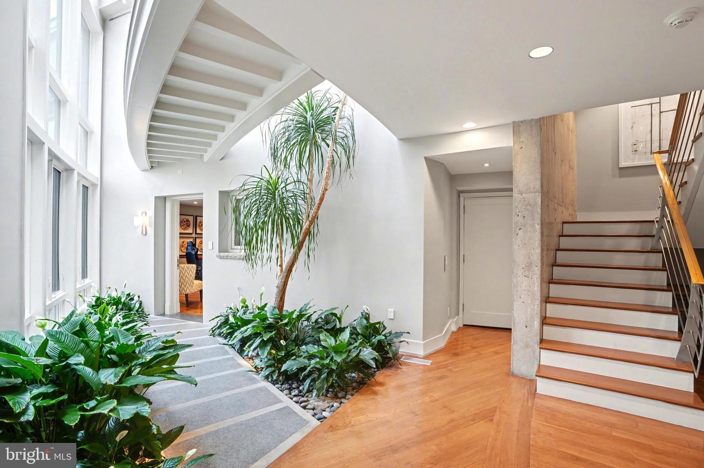 1100 CREST LANE, MCLEAN, Virginia 22101, 8 Bedrooms Bedrooms, ,7 BathroomsBathrooms,Residential,For sale,1100 CREST LANE,VAFX2285202 MLS # VAFX2285202