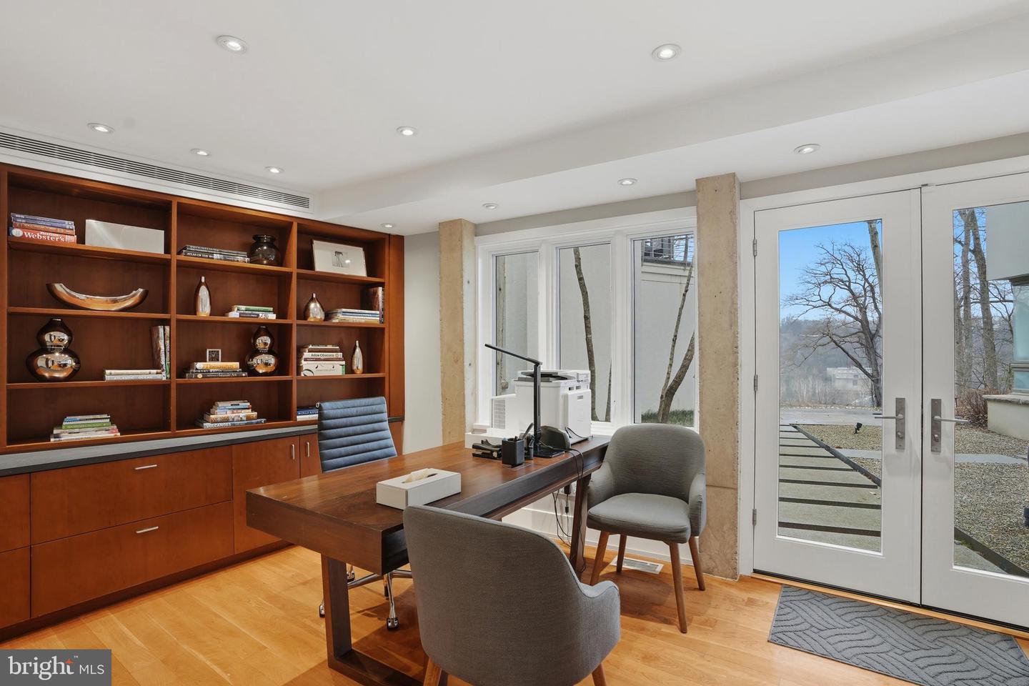 1100 CREST LANE, MCLEAN, Virginia 22101, 8 Bedrooms Bedrooms, ,7 BathroomsBathrooms,Residential,For sale,1100 CREST LANE,VAFX2285202 MLS # VAFX2285202