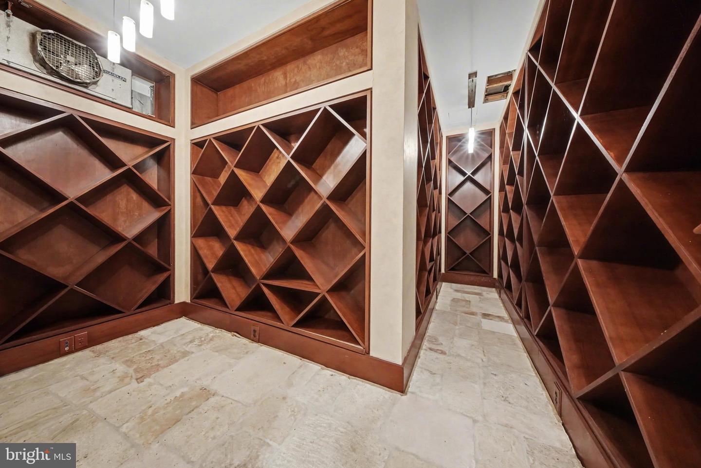 1100 CREST LN, MCLEAN, Virginia 22101, 7 Bedrooms Bedrooms, 19 Rooms Rooms,6 BathroomsBathrooms,Residential,For sale,1100 CREST LN,VAFX2285202 MLS # VAFX2285202