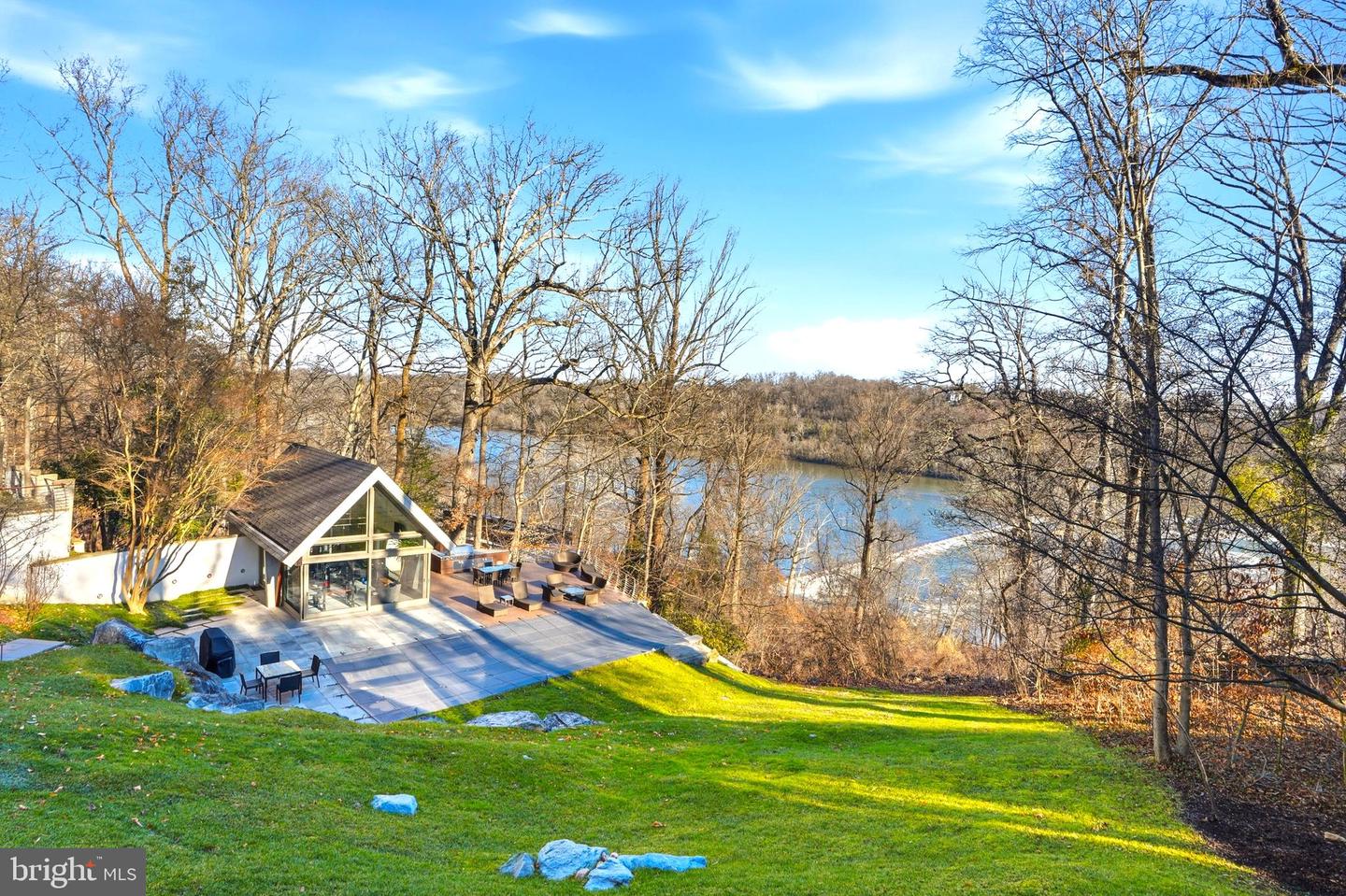 1100 CREST LN, MCLEAN, Virginia 22101, 7 Bedrooms Bedrooms, 19 Rooms Rooms,6 BathroomsBathrooms,Residential,For sale,1100 CREST LN,VAFX2285202 MLS # VAFX2285202