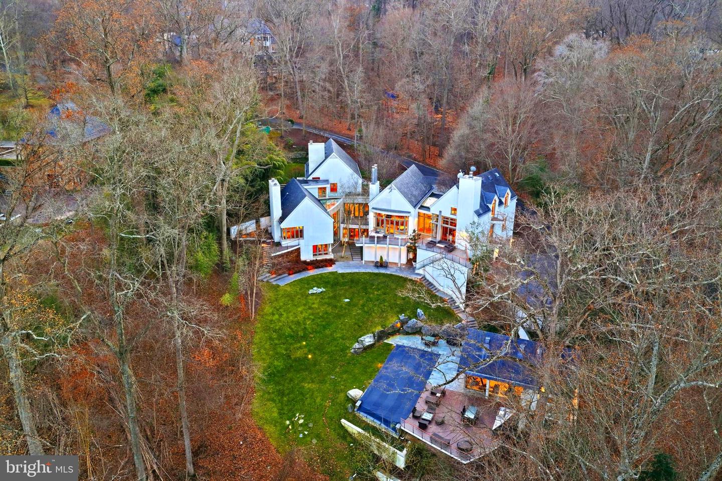 1100 CREST LN, MCLEAN, Virginia 22101, 7 Bedrooms Bedrooms, 19 Rooms Rooms,6 BathroomsBathrooms,Residential,For sale,1100 CREST LN,VAFX2285202 MLS # VAFX2285202