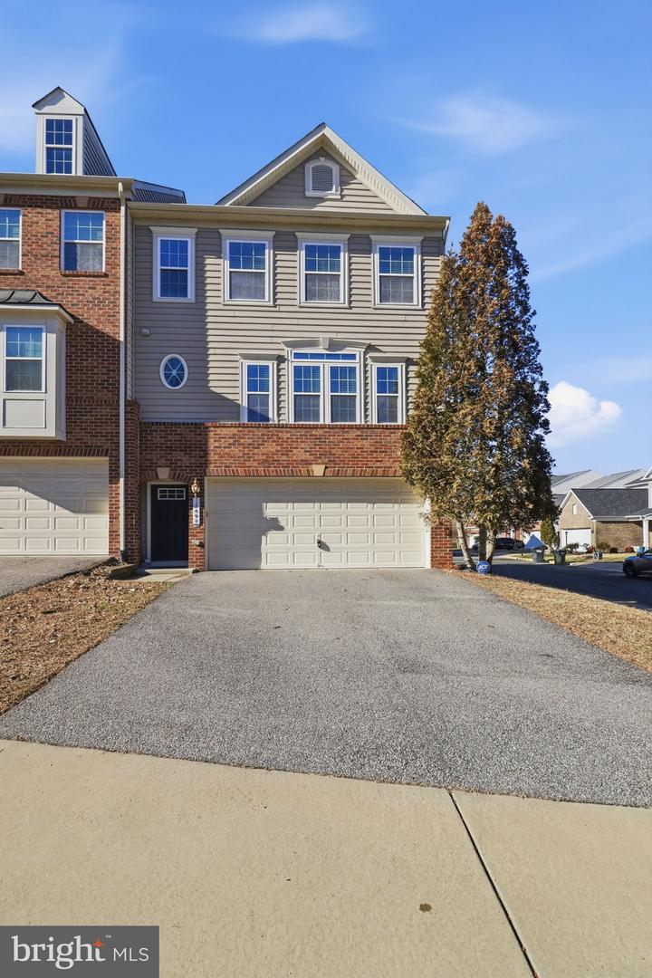 12690 LAKESIDE CT, WOODBRIDGE, Virginia 22192, 3 Bedrooms Bedrooms, ,3 BathroomsBathrooms,Residential,For sale,12690 LAKESIDE CT,VAPW2110396 MLS # VAPW2110396