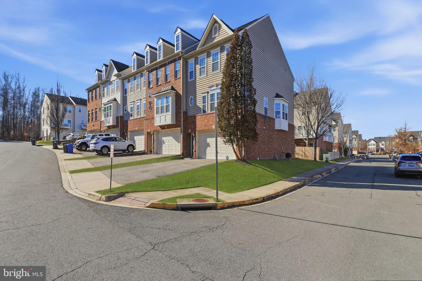 12690 LAKESIDE CT, WOODBRIDGE, Virginia 22192, 3 Bedrooms Bedrooms, ,3 BathroomsBathrooms,Residential,For sale,12690 LAKESIDE CT,VAPW2110396 MLS # VAPW2110396