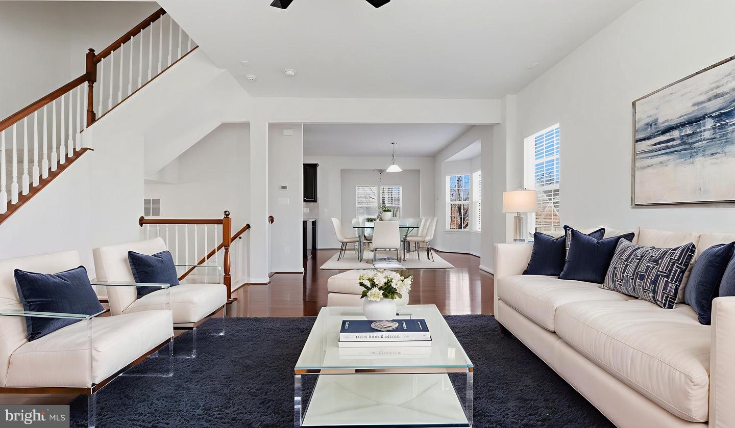 12690 LAKESIDE CT, WOODBRIDGE, Virginia 22192, 3 Bedrooms Bedrooms, ,3 BathroomsBathrooms,Residential,For sale,12690 LAKESIDE CT,VAPW2110396 MLS # VAPW2110396