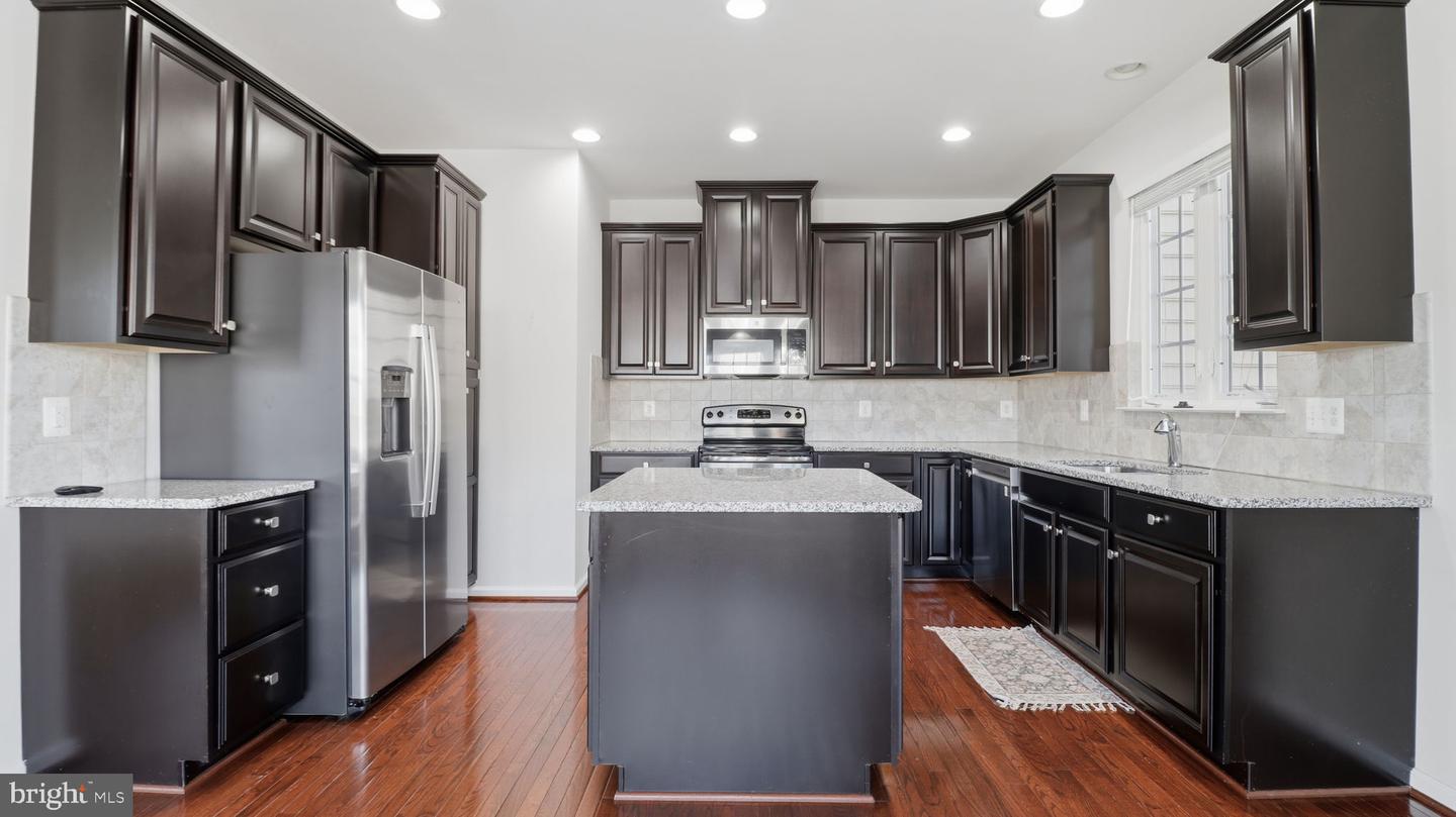 12690 LAKESIDE CT, WOODBRIDGE, Virginia 22192, 3 Bedrooms Bedrooms, ,3 BathroomsBathrooms,Residential,For sale,12690 LAKESIDE CT,VAPW2110396 MLS # VAPW2110396