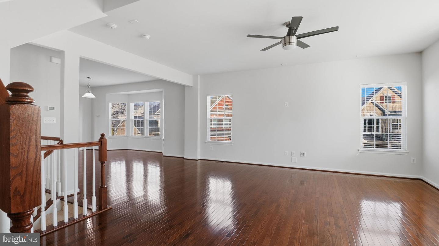 12690 LAKESIDE CT, WOODBRIDGE, Virginia 22192, 3 Bedrooms Bedrooms, ,3 BathroomsBathrooms,Residential,For sale,12690 LAKESIDE CT,VAPW2110396 MLS # VAPW2110396