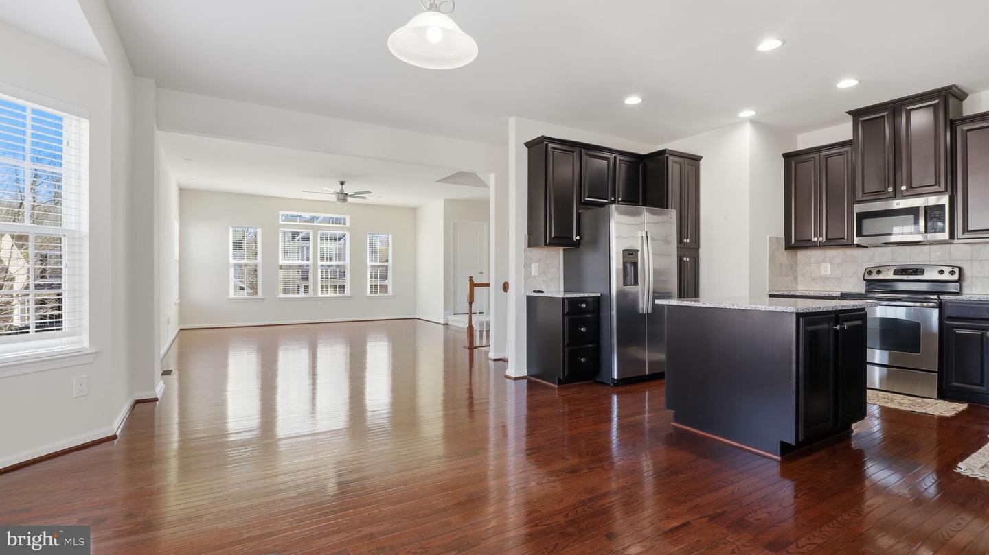 12690 LAKESIDE CT, WOODBRIDGE, Virginia 22192, 3 Bedrooms Bedrooms, ,3 BathroomsBathrooms,Residential,For sale,12690 LAKESIDE CT,VAPW2110396 MLS # VAPW2110396